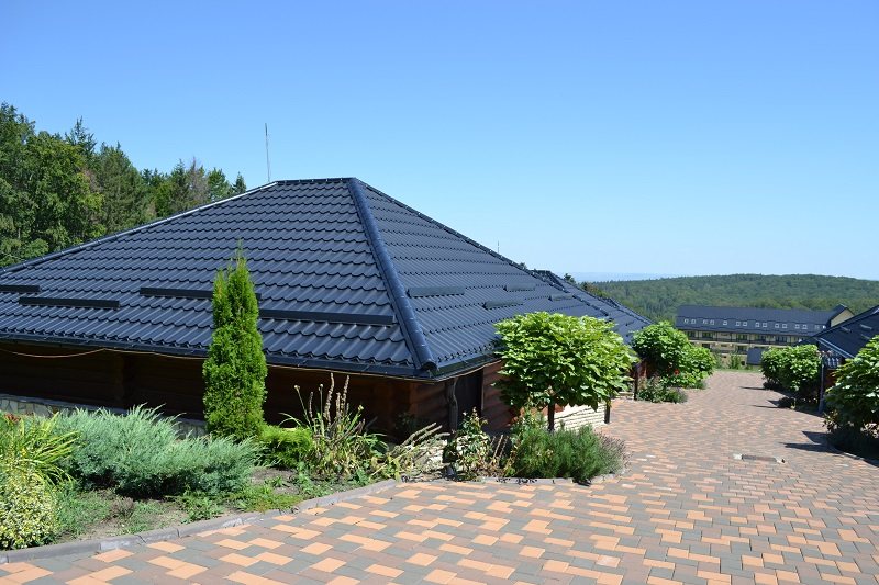 Cabană din lemn de linie modernă